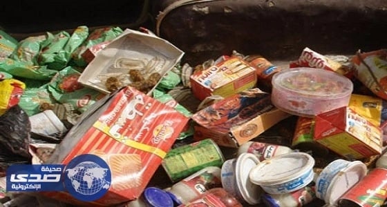 بلدية العويقيلة تصادر مواد غذائية منتهية الصلاحية