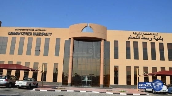 بالفيديو.. كاميرات المراقبة تكشف جانيين .. سلبا مواطن تحت تهديد السلاح بجوار أحد أسواق تبوك