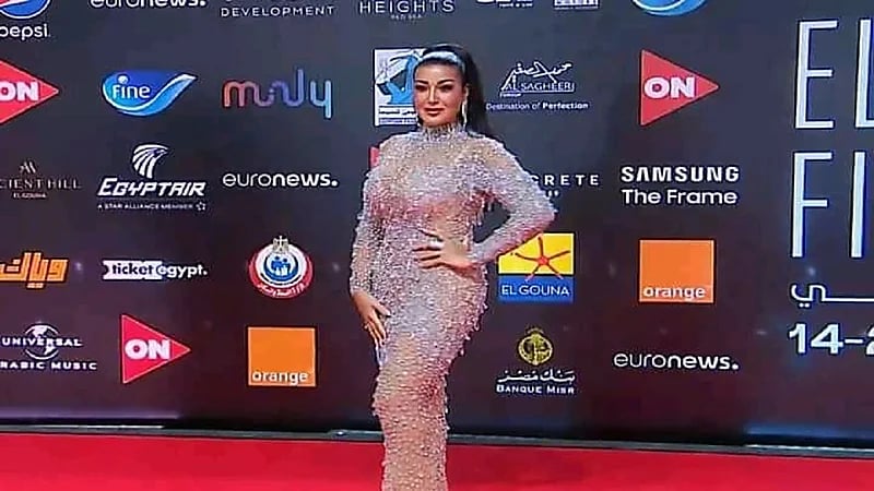 بالفيديو.. سمية الخشاب تشعل مهرجان الجونة بوصلة رقص