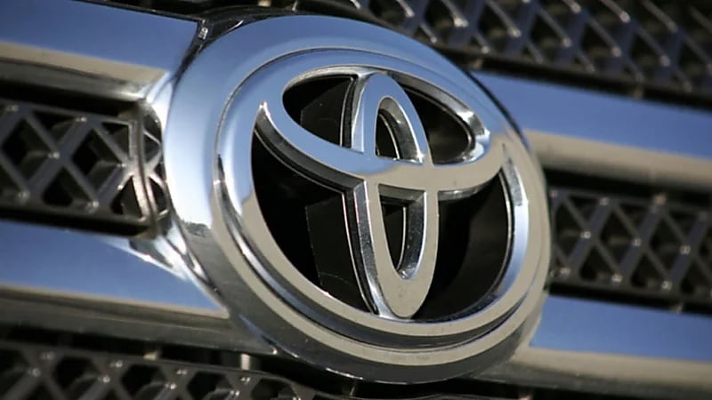 بالصور.. أبرز أنواع سيارات تويوتا وأسعارها في المملكة