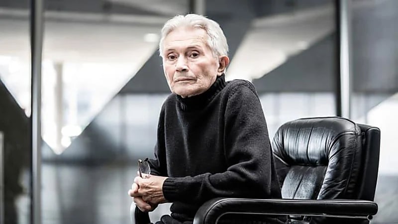 من ميكانيكي إلى أشهر مصمم سيارات.. قصة صعود مارسيلو غانديني