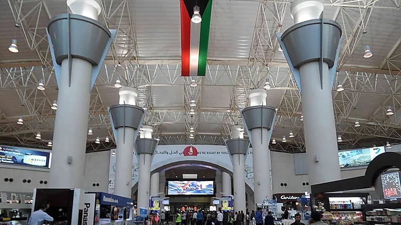 مشاجرة بين ضابطين تنتهي بإطلاق النار في مطار الكويت