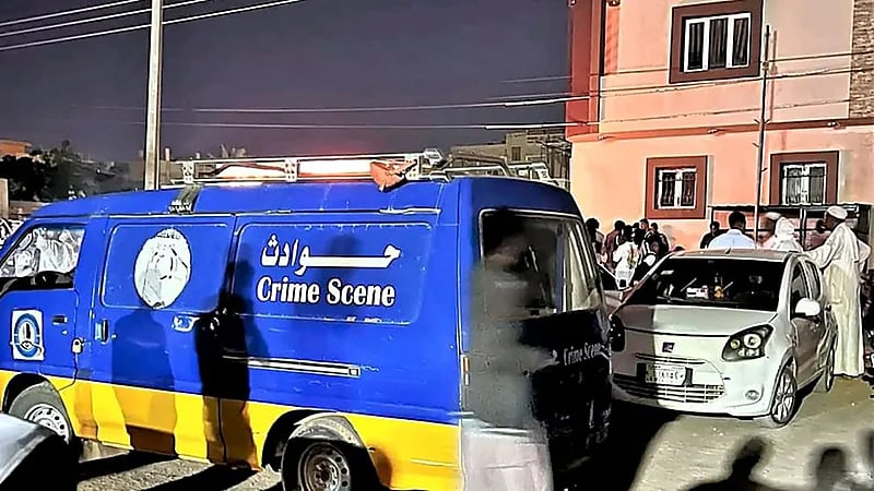 شخص يقتل زوجته الحامل وطفله بطريقة وحشية