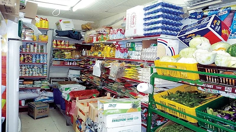 مستثمرون يطالبون بإيجاد آليات رقابية كافية تضمن الالتزام بضوابط البقالات