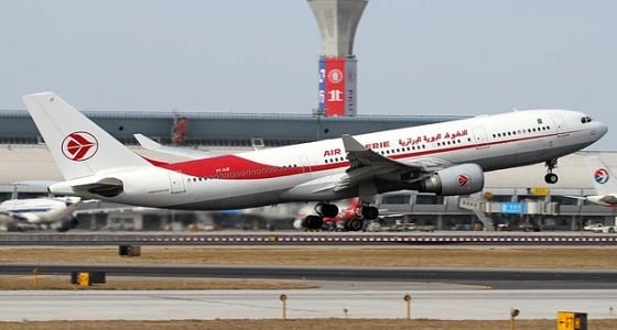 سرب طيور يُجبر طائرة جزائرية متجه إلى جدة على العودة لـ " بومدين "