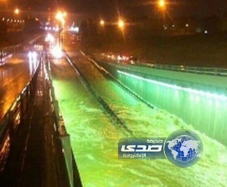 بالفيديو.. أنفاق غارقة وسيارات عالقة في أول ليلة ممطرة على الرياض