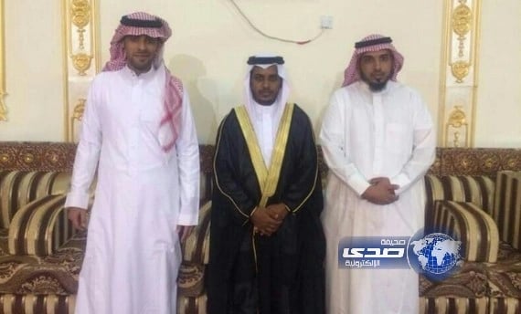 بالصور..ﺁﻝ المحمدي تحتفل بالشاب عوض 