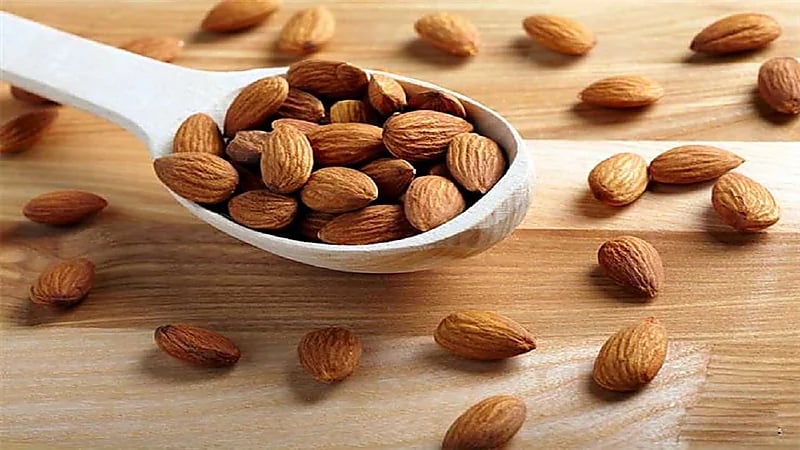 فوائد اللوز في محاربة السرطان والشيخوخة