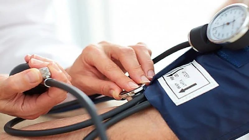 "الذيابي" يوضح تأثير الشيشة على الضغط