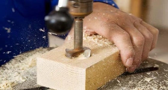 طرح مهن سباكة ونجارة في ملتقى التوظيف الثاني بالطائف