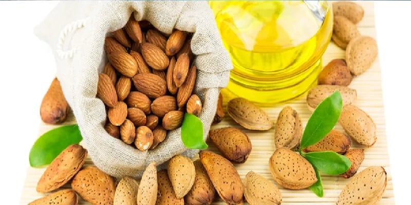 فوائد مذهلة لزيت اللوز المر لعلاج مشاكل البشرة