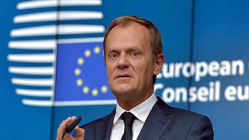 سحب رخصة رئيس وزراء أسبق لتجاوزه السرعة