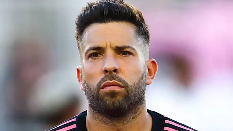 تأكد غياب ألبا عن مواجهة فريقه أمام الأهلي المصري