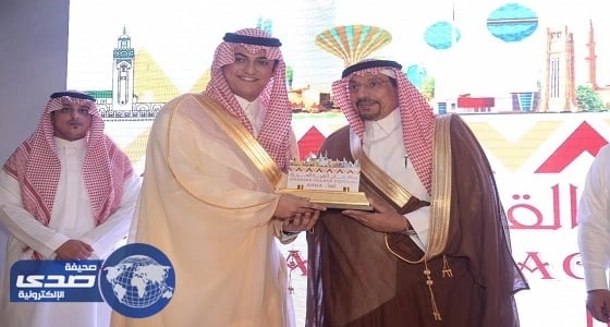 ⁠⁠⁠⁠⁠سفير الشباب العربي يشيد بفعاليات مهرجان القرية العربية بأبها