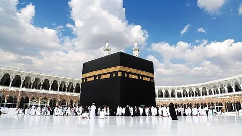 ” الحج والعمرة“ توضح شرط إضافة المحرم كمرافق للمرأة في الحج