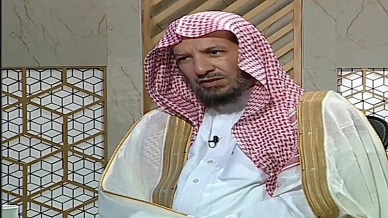 بالفيديو.. "الشثري" يوضح حكم أخذ الأبناء من مال والدهم "الشحيح" دون إبلاغه