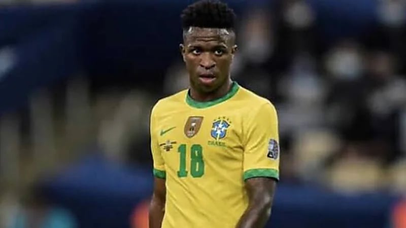 الإفراج عن 4 أشخاص بكفالة بسبب جريمة كراهية مزعومة ضد البرازيلي فينيسوس