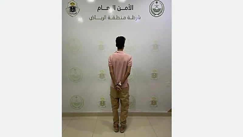 ضبط مواطن قاد مركبة على رصيف مخصص للمشاة بالرياض