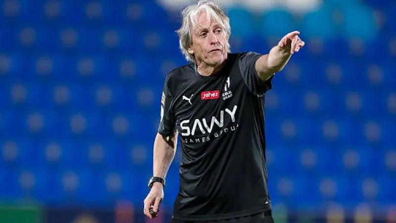 الهلال يغلق ملف التعاقدات