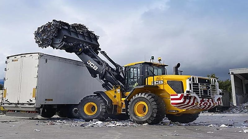 حظر إدخال النفايات الخطرة إلى المملكة وعقوبة صارمة تنتظر المخالفين