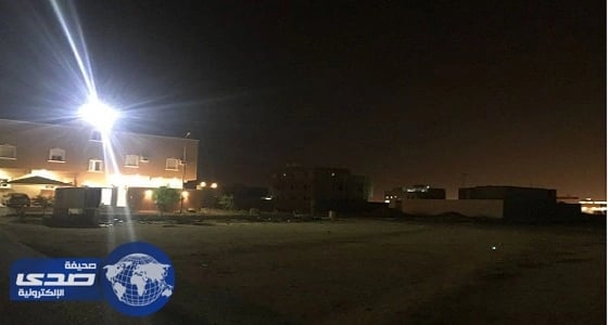 بالصور.. " دانة ينبع " تغرق في ظلام دامس والمسؤولون لا حياة لمن تنادي