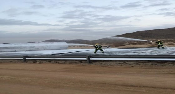 مدني بيشة يسيطر على حادث انقلاب ناقلة وقود