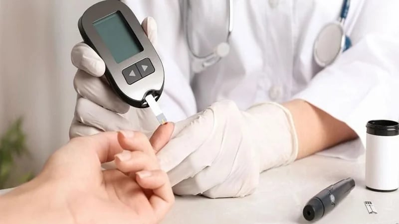 أبرزها الوزن.. 6 فحوصات هامة لمرضى السكري