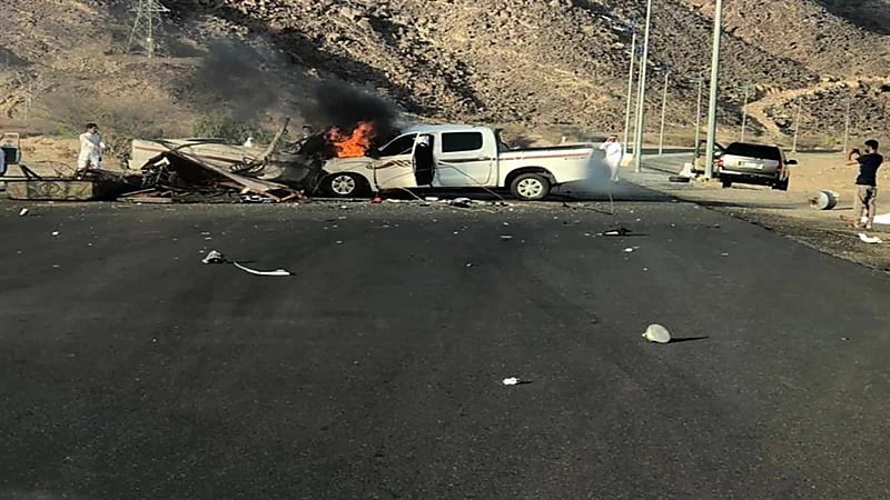 بالصور.. حادث مروع يؤدي لتفحم 4 أشخاص وإصابة آخرين في نجران