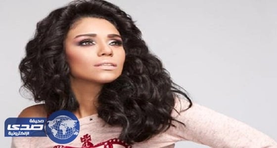 فيديو محرج.. فنانة مصرية تمسح إبطها أمام الكاميرات