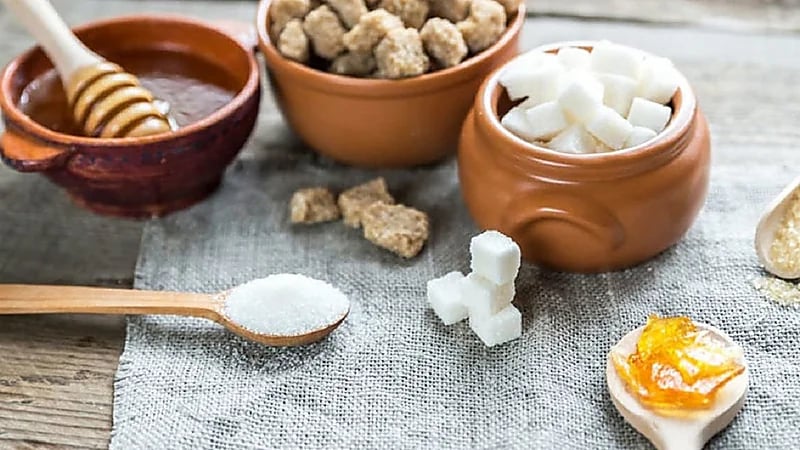 طبيب: بدائل السكر لا تساعد على تخفيض الوزن