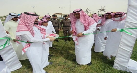 محافظ العويقيلة يدشن حملة النظافة العامة بالمحافظة والقرى التابعة لها