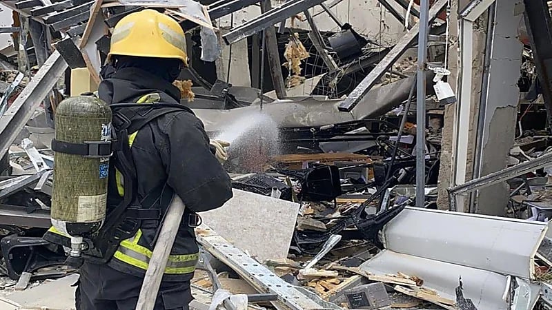 بالصور.. اشتعال وميضي لتسرب الغاز في أحد مطاعم بريدة