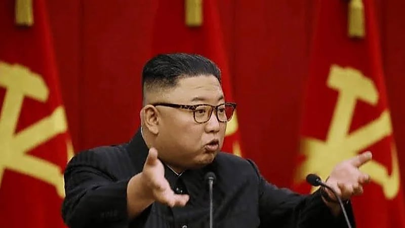 مدمرة هجومية تتعرض لأضرار جسيمة خلال حفل تدشينها في كوريا الجنوبية