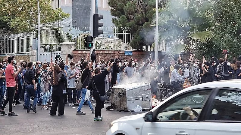 مقتل عنصر من مليشيات الحرس الثوري الإيراني