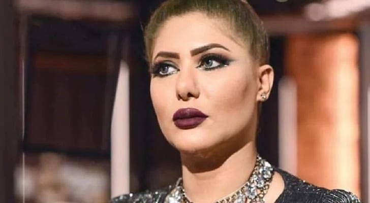 ملاك الكويتية تحتضن سعاد عبدالله وتصفها بـ "الأم الروحية "صورة"