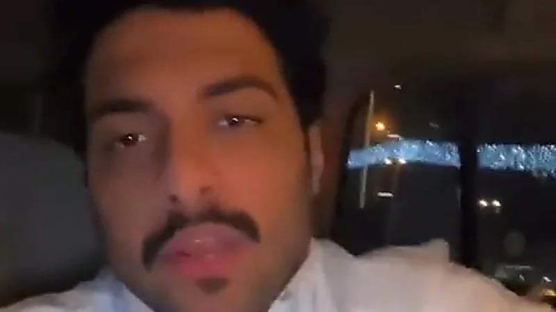 بالفيديو.. قطري يرحب بالسعوديين: سكروا الحدود عليهم ما نبيهم يخرجون