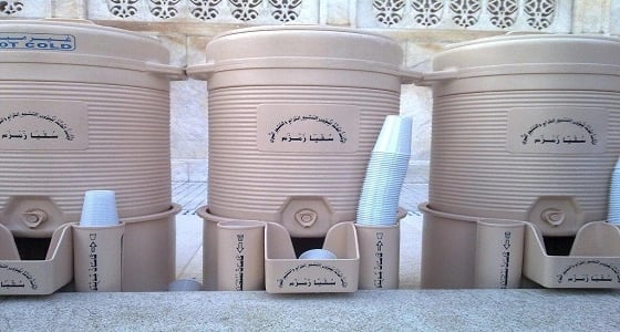 توضيح رئاسة الحرمين بشأن بيع حافظات ماء زمزم القديمة بالحراج