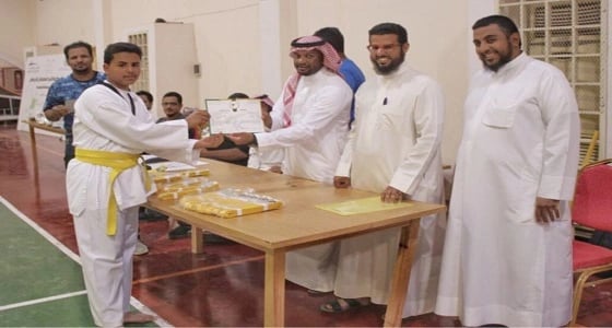 بالصور.. تايكوندو حي السويدي يحتفي بخريجي الدورة الأولى