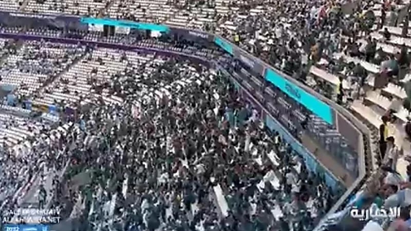 بالفيديو.. تفاعل جماهير الأخضر داخل استاد لوسيل قبل دقائق من انطلاق المباراة