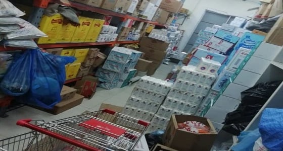إغلاق 5 مراكز تسويق مخالفة واستبعاد 19 عامل بمكة