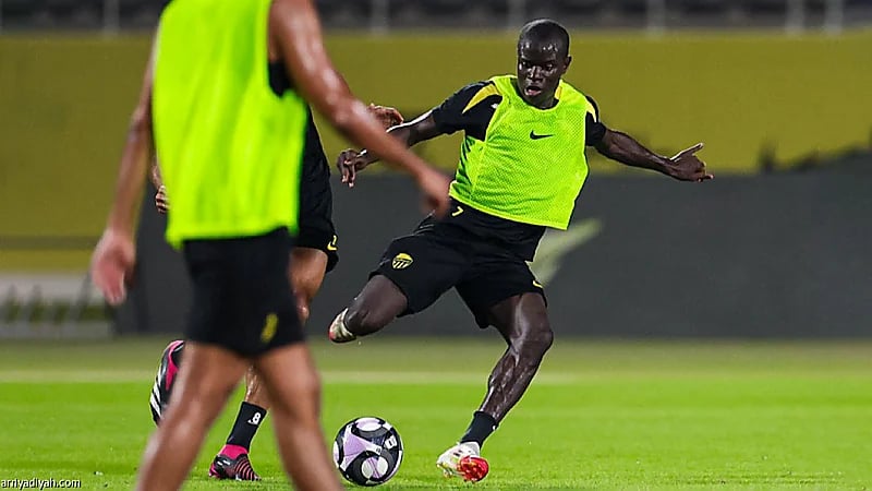 وكيل كانتي يكشف حقيقة تجديد عقده مع الاتحاد