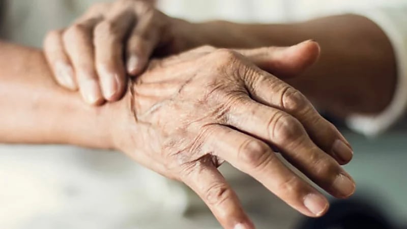 مرض باركنسون يستهدف فئة كبار السن أكثر