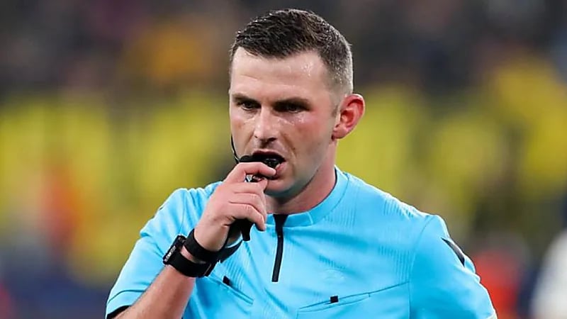 مايكل أوليفير حكمًا لقيادة مباراة الهلال والنصر