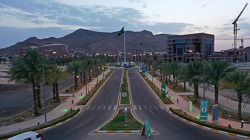 تطبيق الفصول الدراسية الثلاثة بجامعة طيبة بدءً من العام المقبل