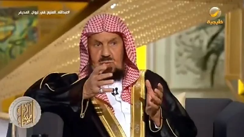 شاهد..المنيع يروي تفاصيل مناظرته مع معلمه المصري ورده عليه بـ "لا بارك الله فيك"