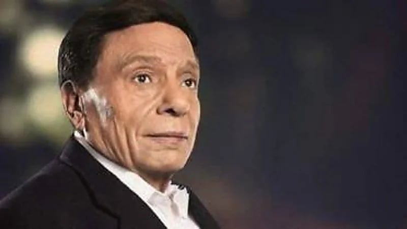 نجل عادل إمام يحسم الجدل بشأن إصابة والده بالزهايمر