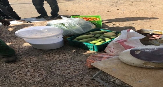 إتلاف مواد غذائية وغلق 3 محال مخالفة في البيداء