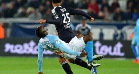 بعد كسر أنف لاعبه.. بوردو يطالب بمحاسبة بالوتيلي