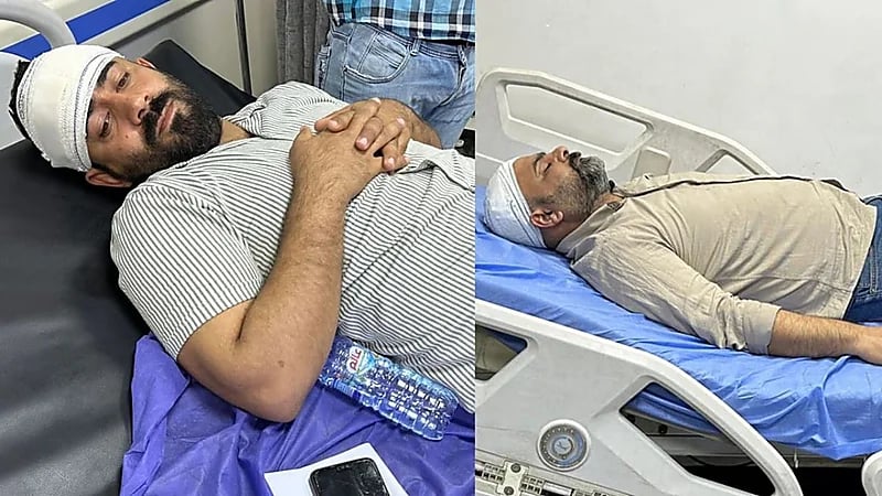 طلاب يعتدون على معلمين بوحشية