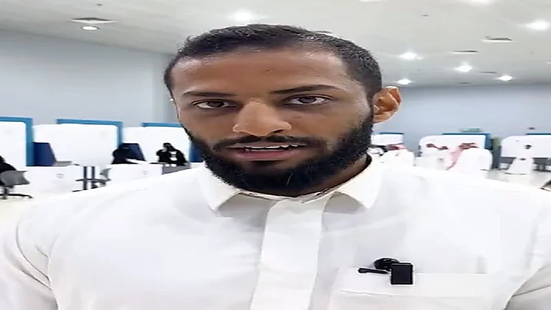 شاب يروي تجربته في الحصول على وظيفة بنصف ساعة فقط..فيديو